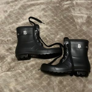 Hilfiger lined rubber boots